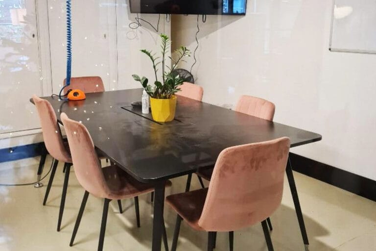 The Workers' League Meeting Rooms – R2